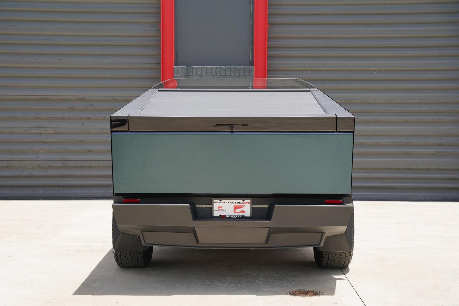 Used 2024 Tesla Cybertruck AWD Crew Cab image 12