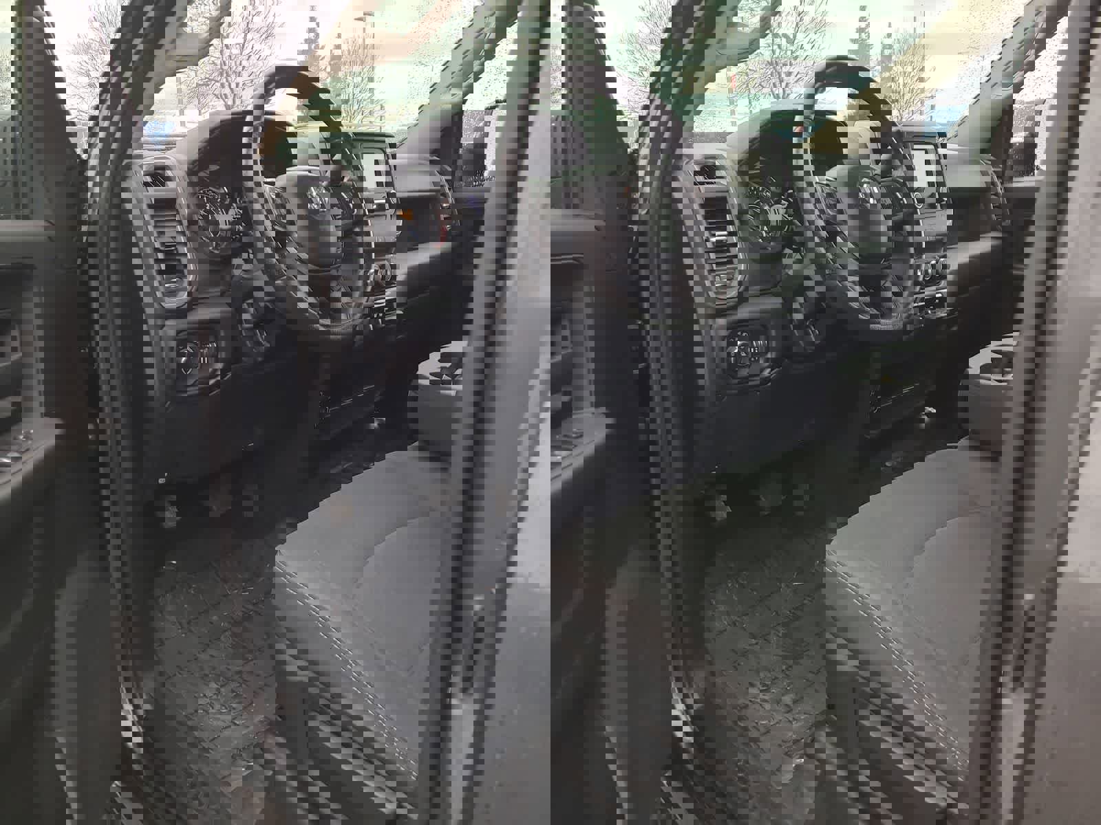 Used 2020 RAM 3500 Tradesman image 10