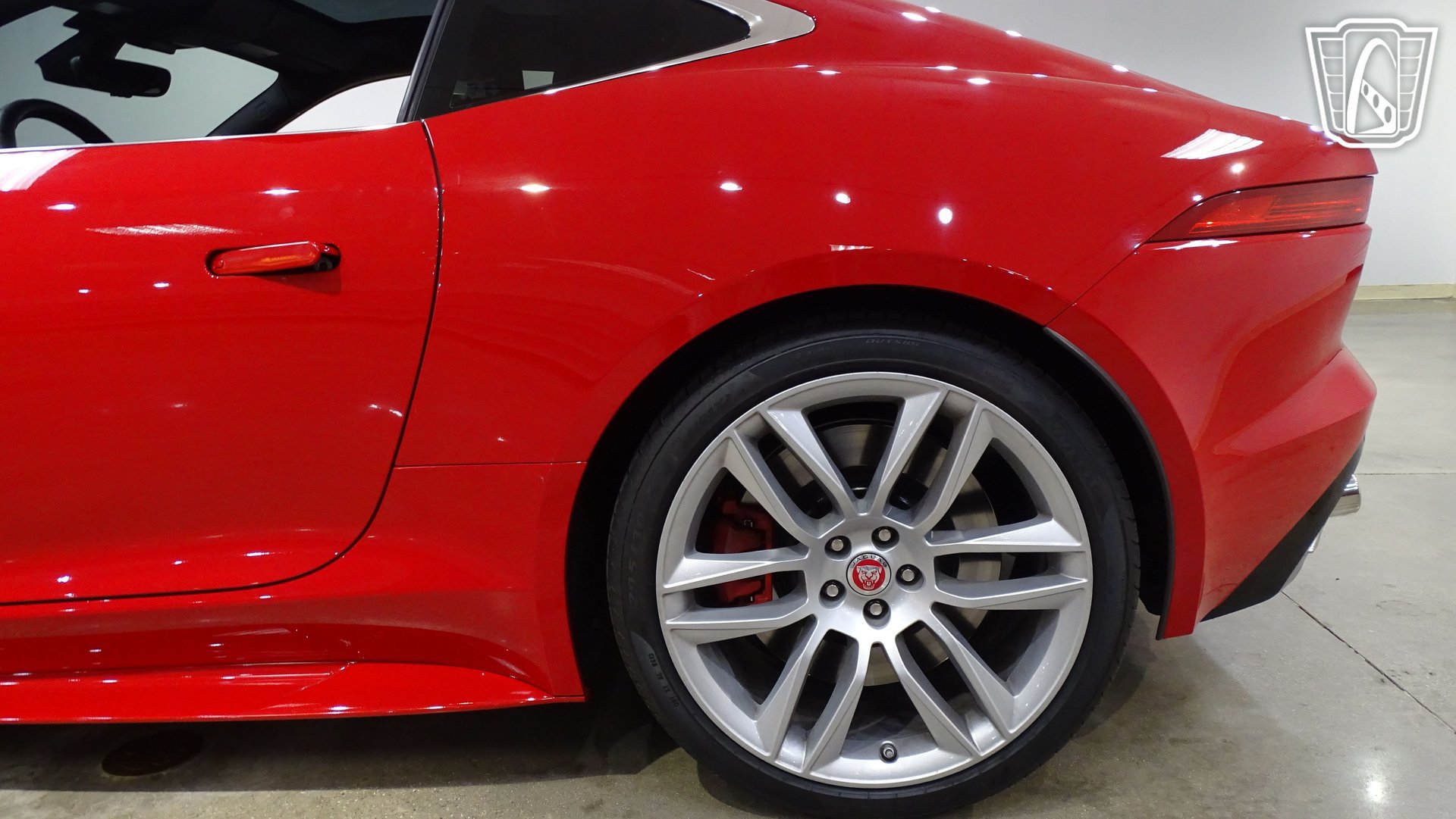 Used 2016 Jaguar F-TYPE R AWD/4WD image 31