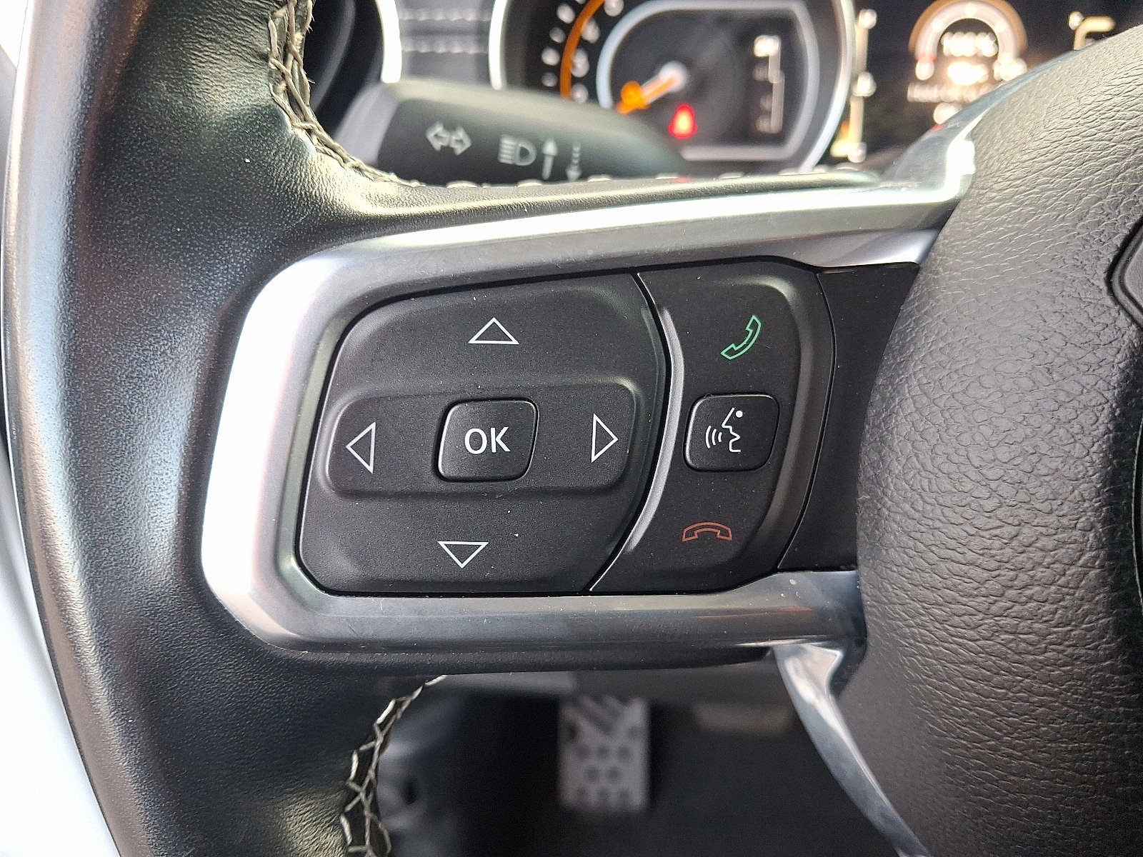 Used 2022 Jeep Gladiator Overland w/ Popular Equipment Package image 22