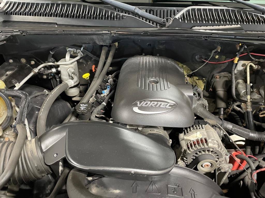 Used 2004 Chevrolet Silverado 2500 W/T w/ Skid Plate Package AWD/4WD image 23