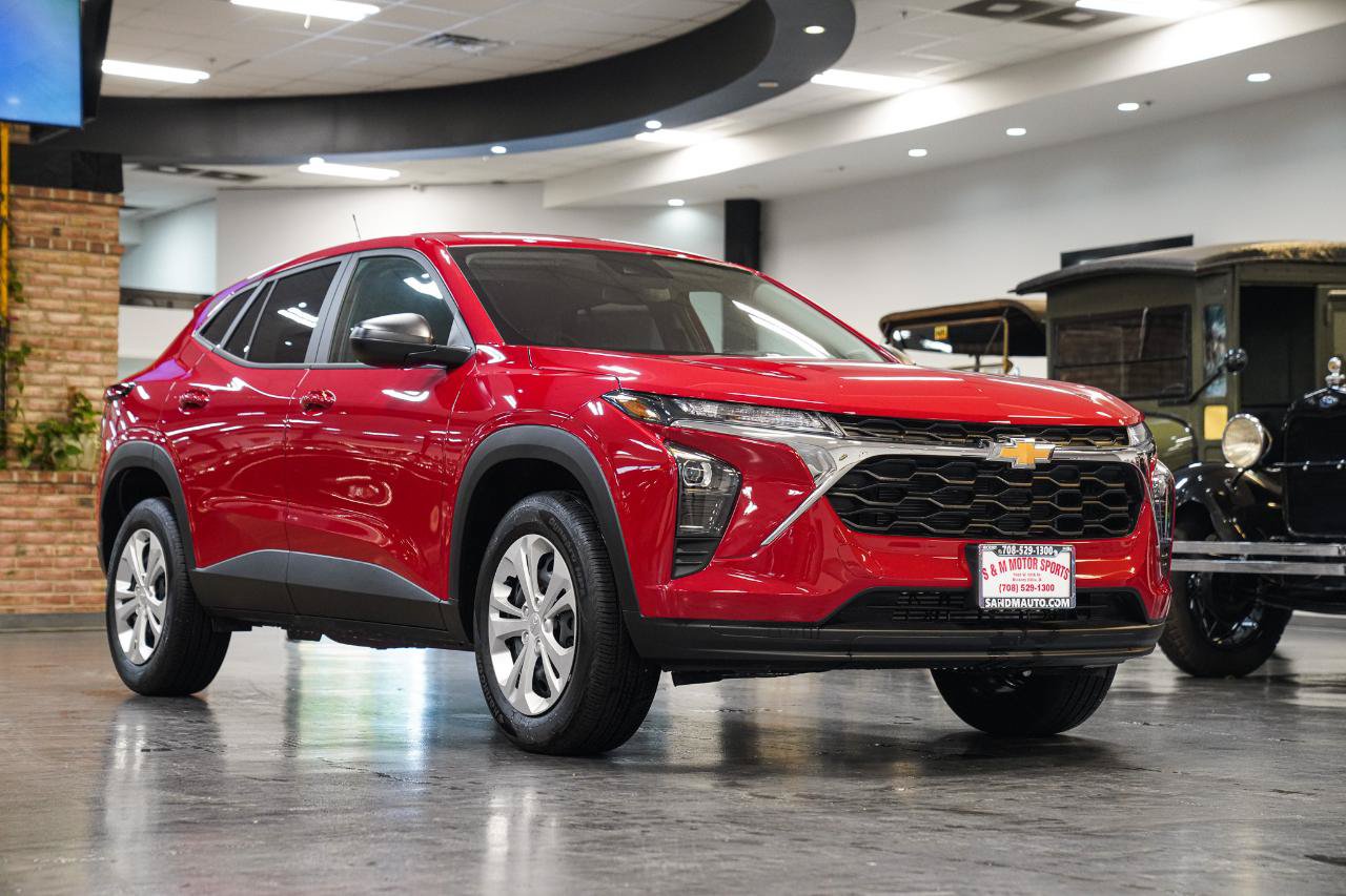 Used 2026 Chevrolet Trax LS FWD image 5