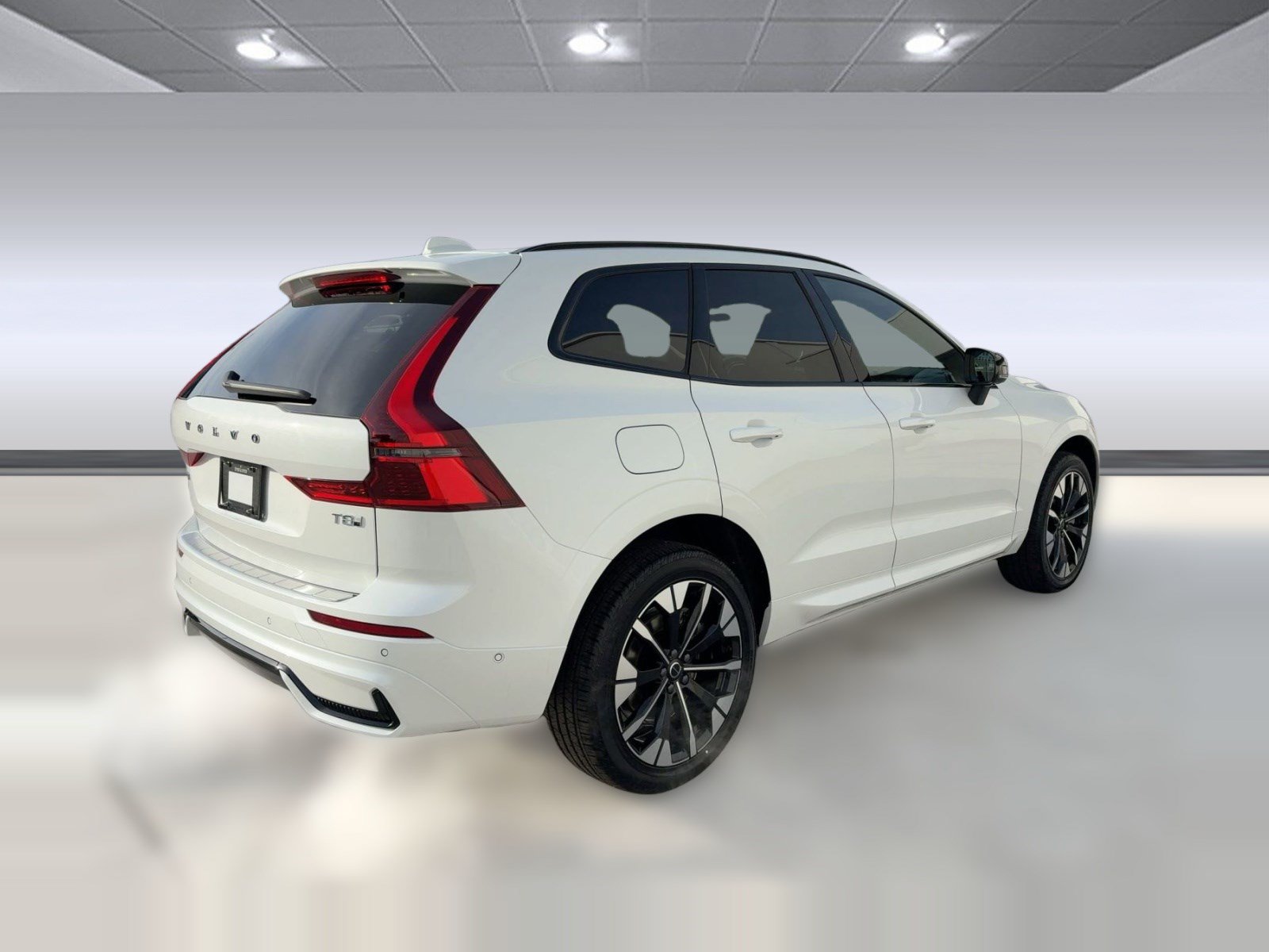 New 2026 Volvo XC60 T8 Plus w/ Protection Package Premier AWD/4WD image 9