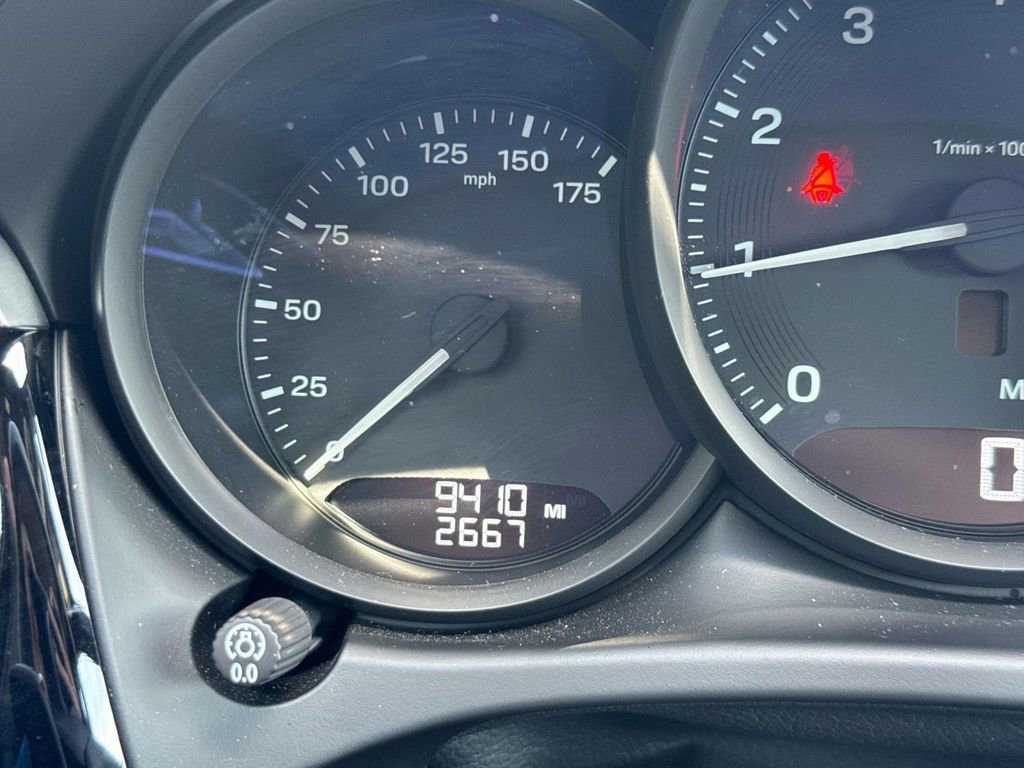 Certified 2025 Porsche Macan image 28