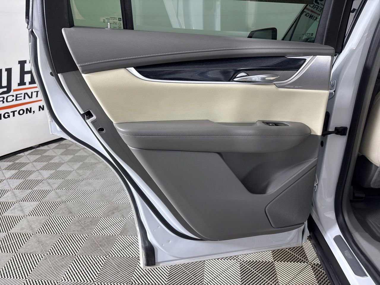 Used 2024 Cadillac XT6 Premium Luxury w/ LPO, Floor Liner Package image 22
