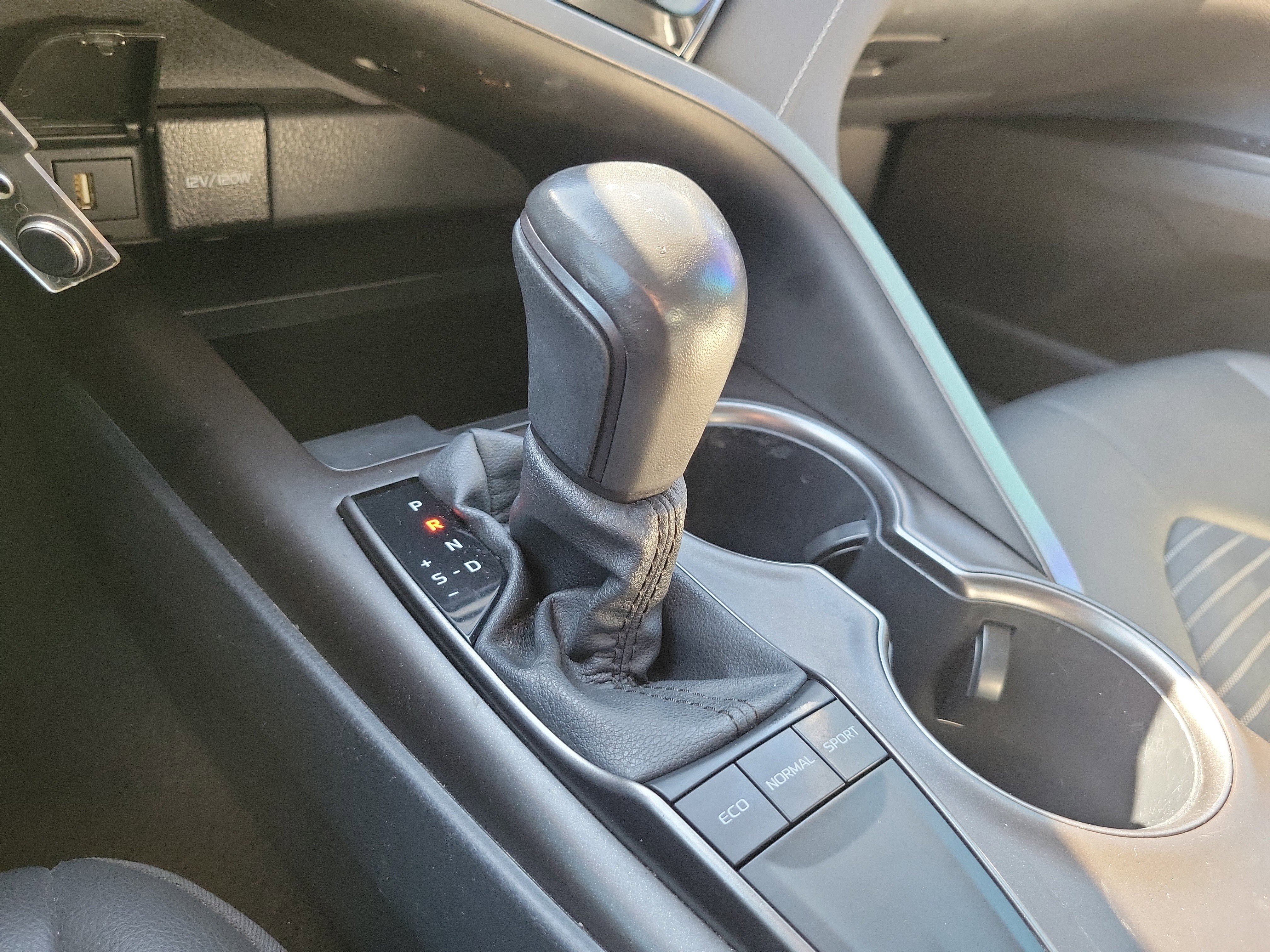 Used 2024 Toyota Camry SE image 29