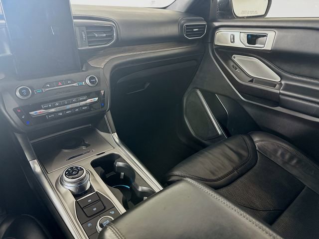 Used 2020 Ford Explorer Platinum w/ Premium Technology Package image 25
