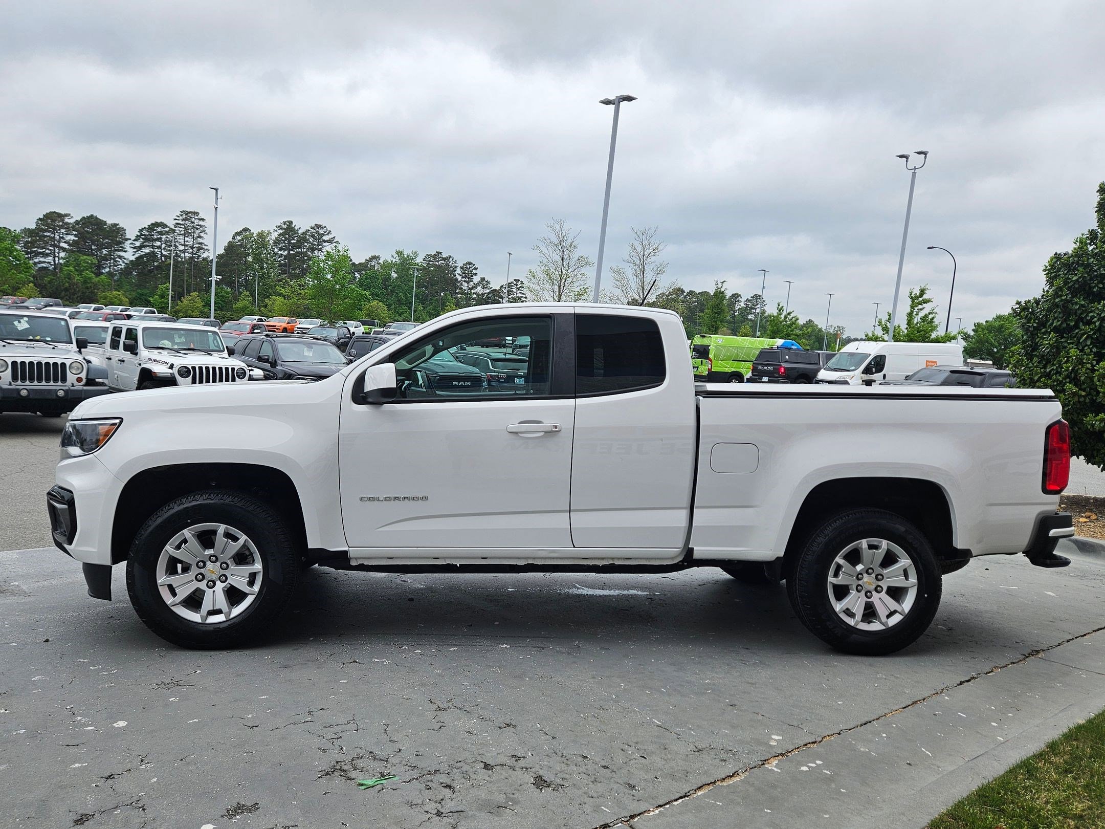 Used 2022 Chevrolet Colorado LT w/ Fleet Safety Package image 4