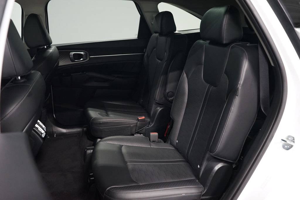 Used 2025 Kia Sorento SX image 31
