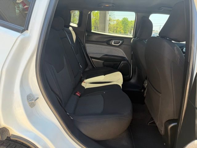 Used 2025 Jeep Compass Sport image 30