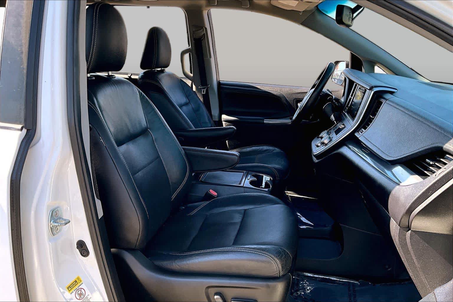 Used 2017 Toyota Sienna SE w/ SE Preferred Package FWD image 8