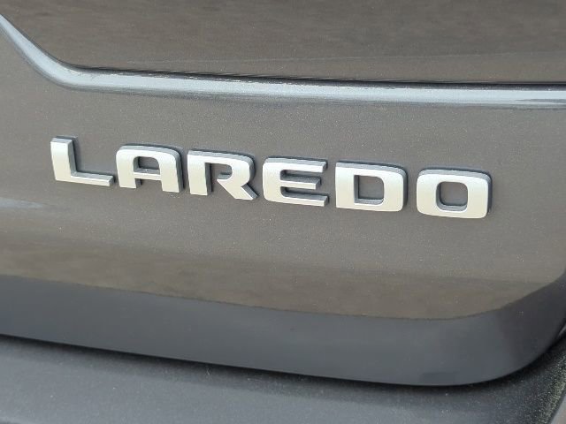 Used 2024 Jeep Grand Cherokee Laredo X image 30