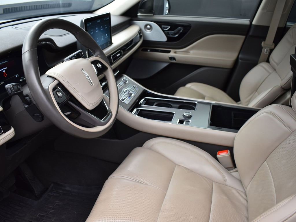 Used 2023 Lincoln Aviator Reserve w/ Equipment Group 201A image 12