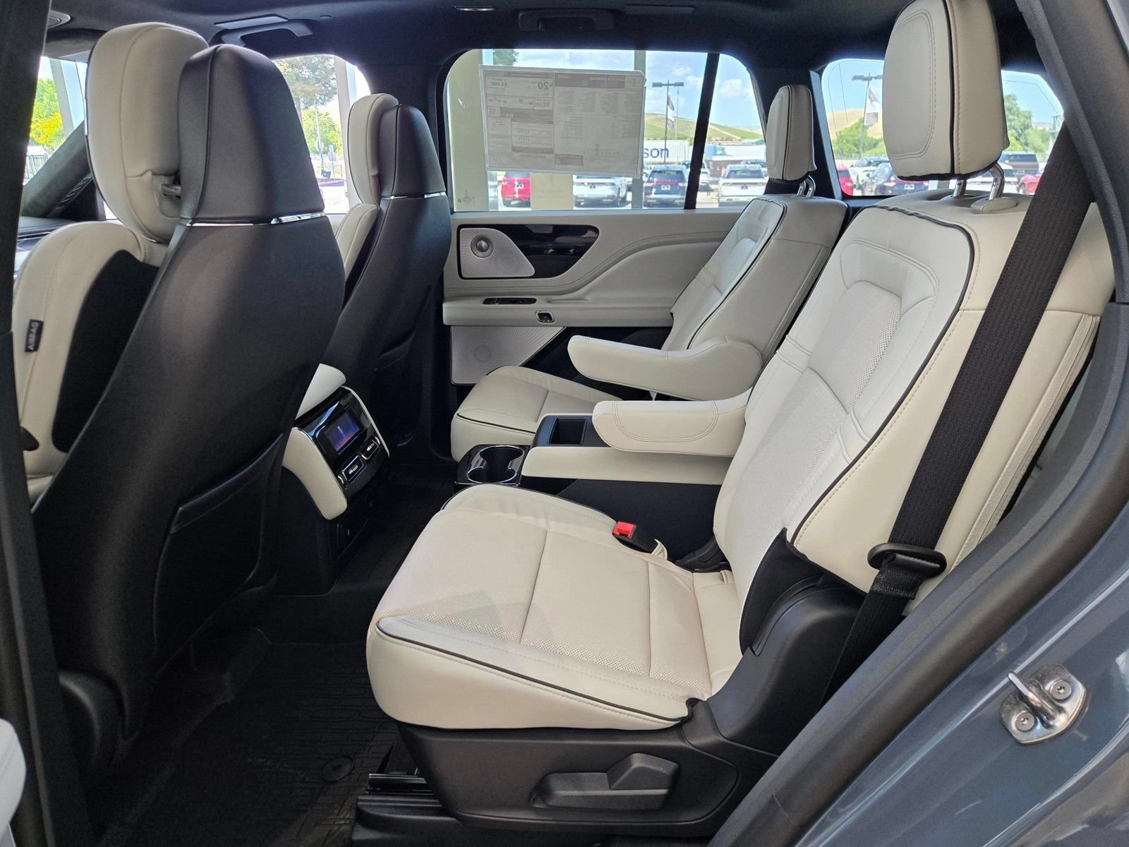 New 2026 Lincoln Aviator Black Label w/ Dynamic Handling Package AWD/4WD image 6