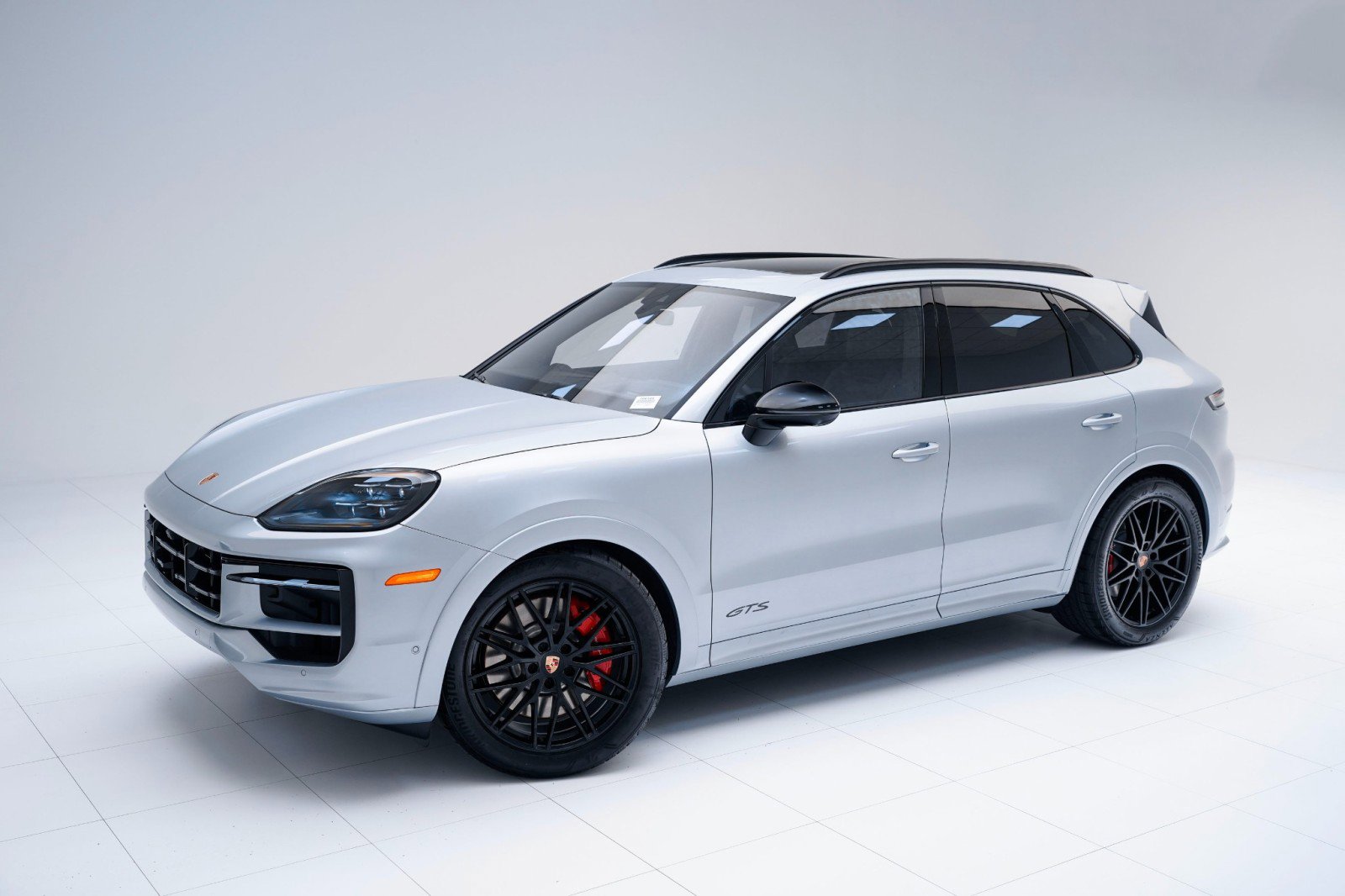 New 2026 Porsche Cayenne GTS image 1
