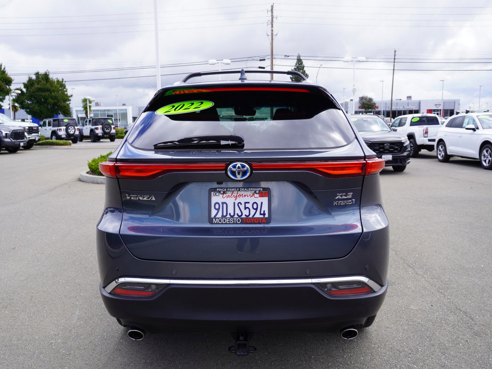Used 2022 Toyota Venza XLE AWD/4WD image 9