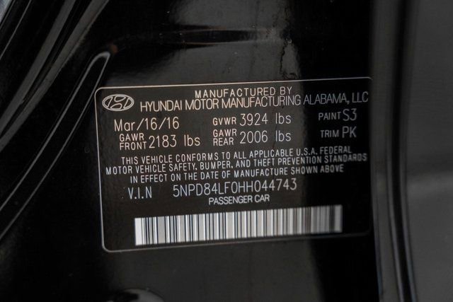 Used 2017 Hyundai Elantra SE image 25