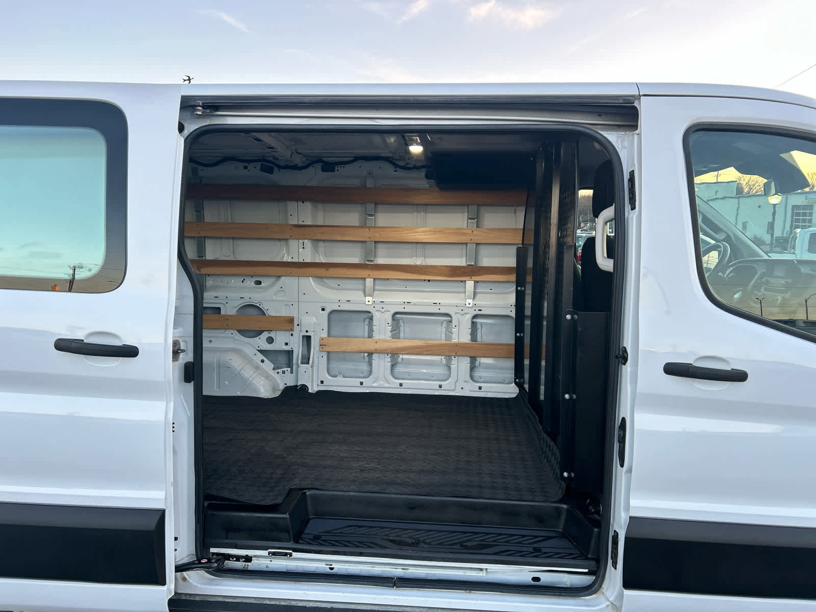 Used 2023 Ford Transit 250 Low Roof AWD w/ Exterior Upgrade Package image 5