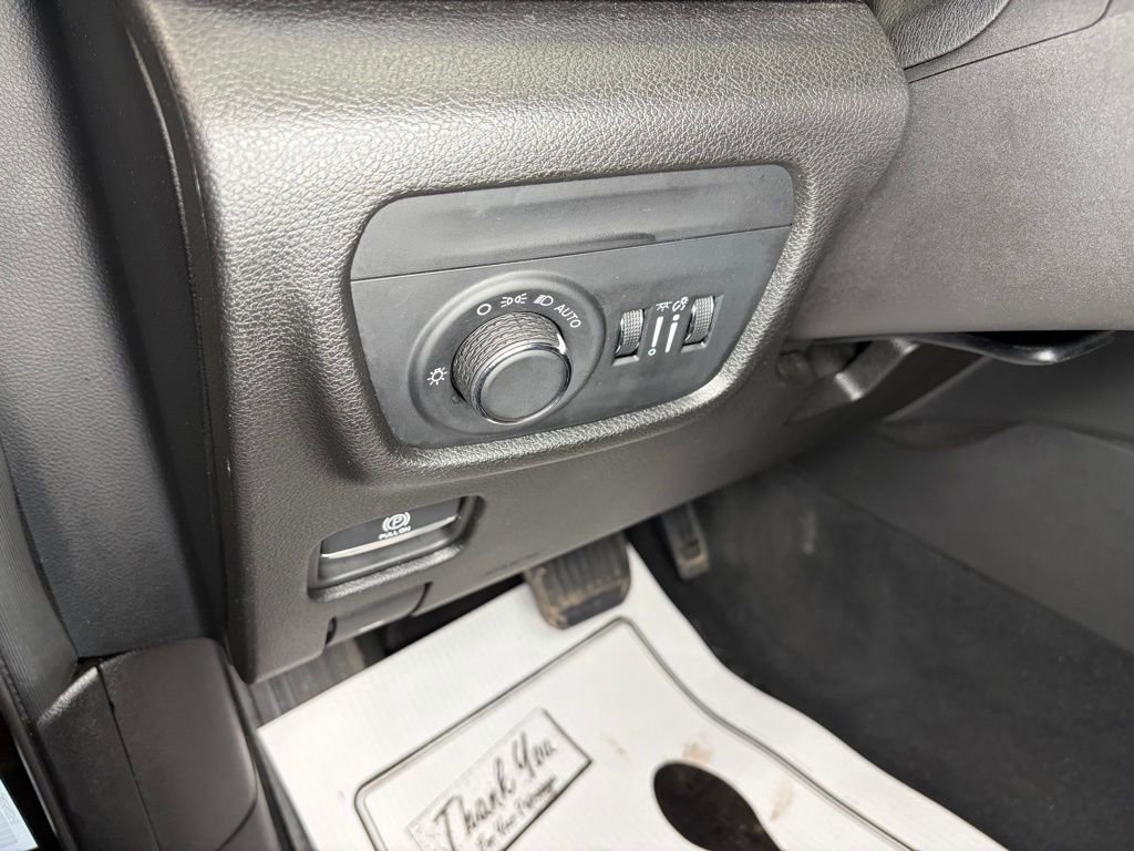 Used 2024 Jeep Grand Cherokee Altitude image 14