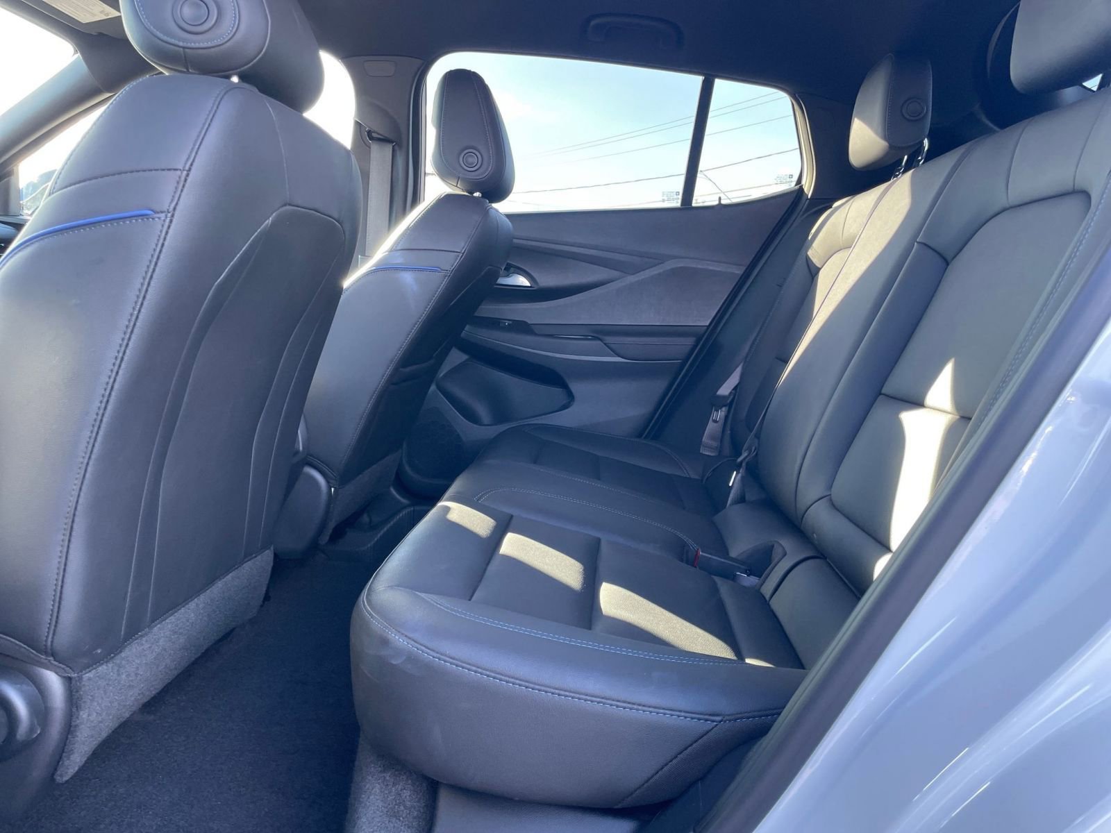 Used 2025 Buick Envista Sport Touring image 25