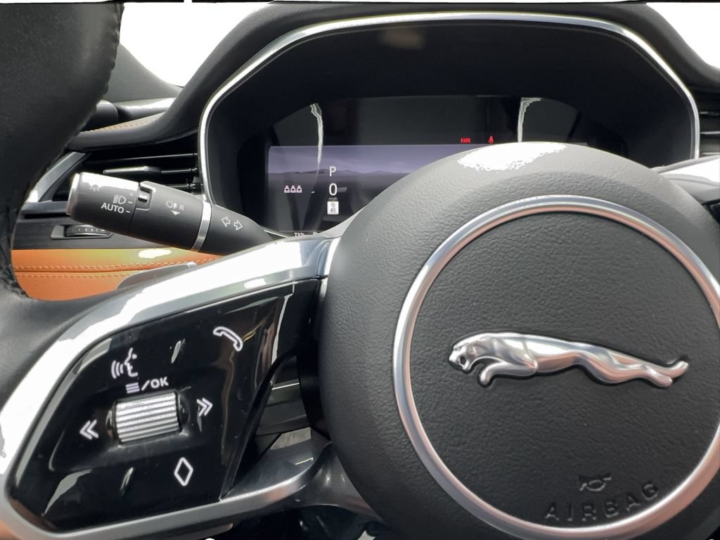 Used 2024 Jaguar XF R-Dynamic SE RWD image 39