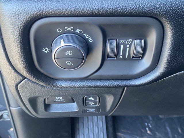 New 2026 RAM 1500 4x4 Crew Cab image 27