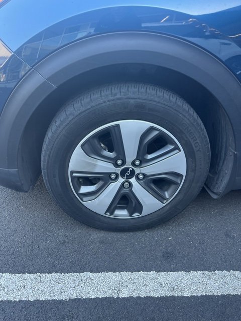 Used 2022 Kia Niro LX image 12