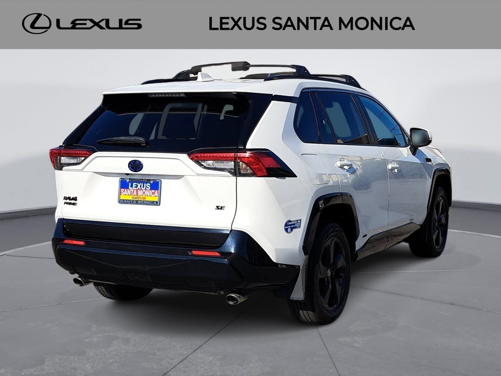 Used 2021 Toyota RAV4 SE w/ Weather & Moonroof Package AWD/4WD image 5