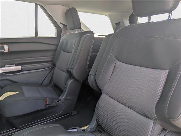 Used 2024 Ford Explorer XLT image 24