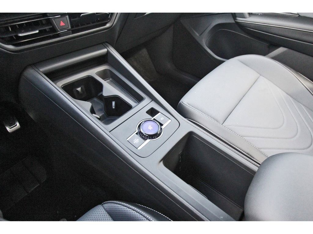 Used 2025 Volkswagen Tiguan SE R-Line image 20