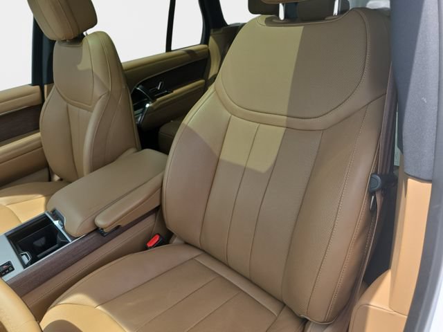 Used 2025 Land Rover Range Rover SE AWD/4WD image 23