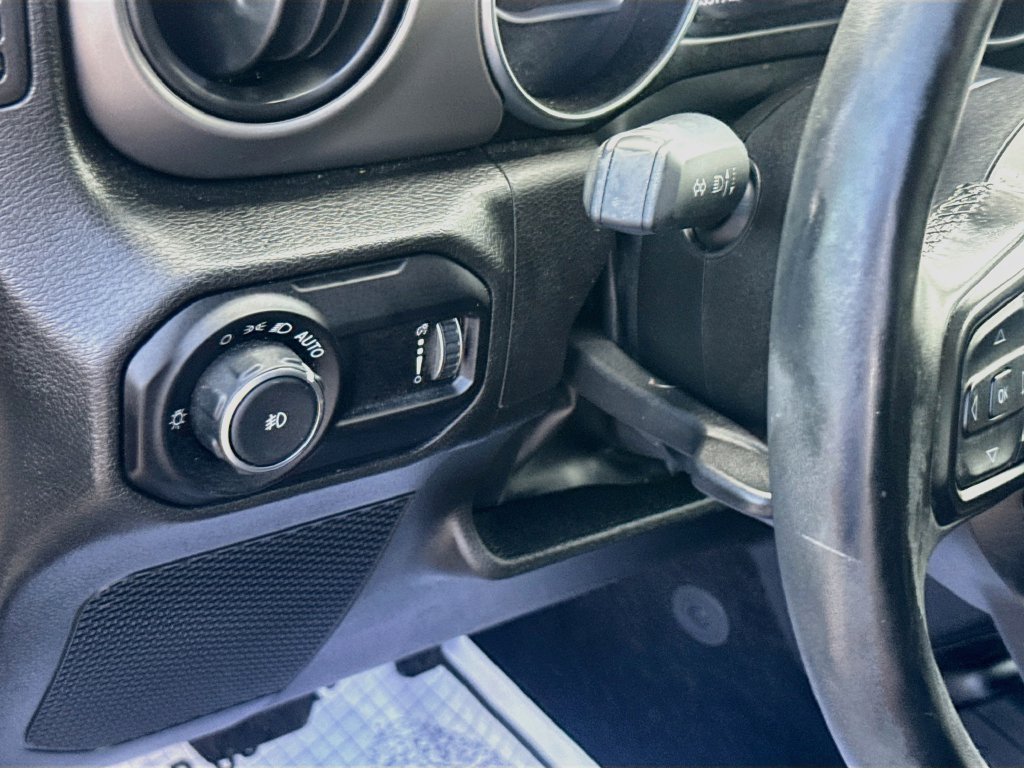 Used 2023 Jeep Wrangler Unlimited Sport AWD/4WD image 11