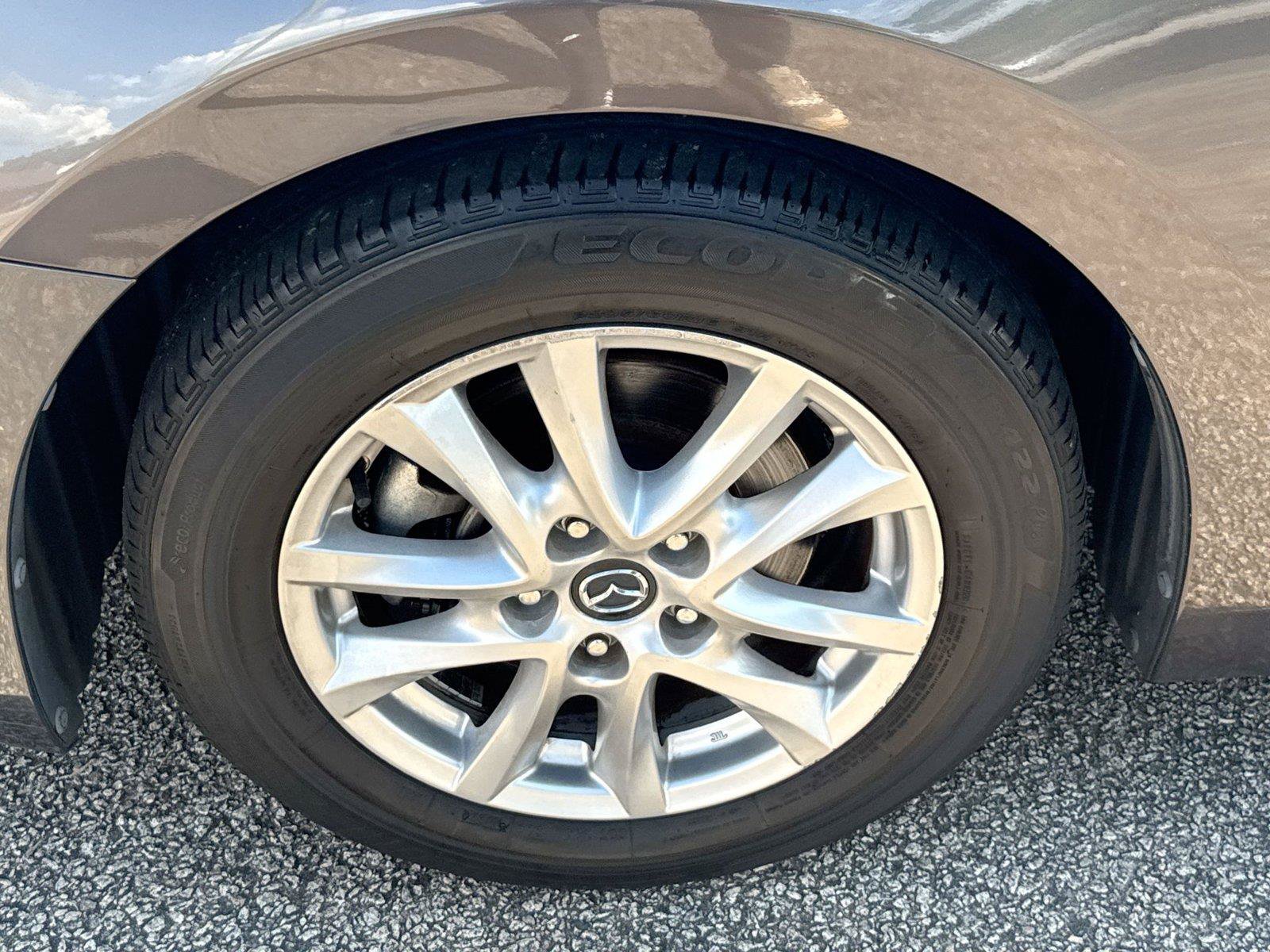 Used 2018 MAZDA MAZDA3 Sport w/ Preferred Equipment Package FWD image 25