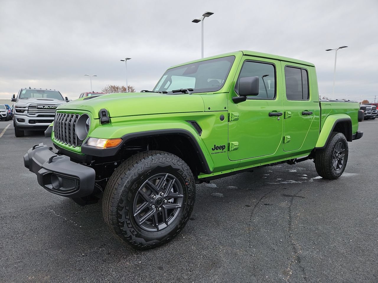 New 2026 Jeep Gladiator Sport AWD/4WD image 3