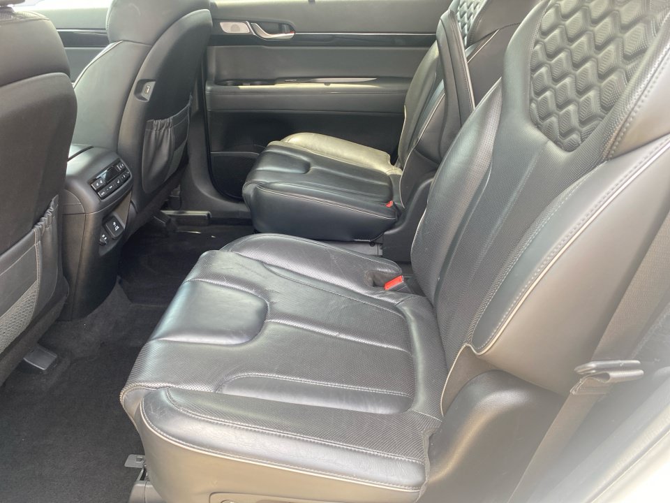 Used 2022 Hyundai Palisade Limited FWD image 16