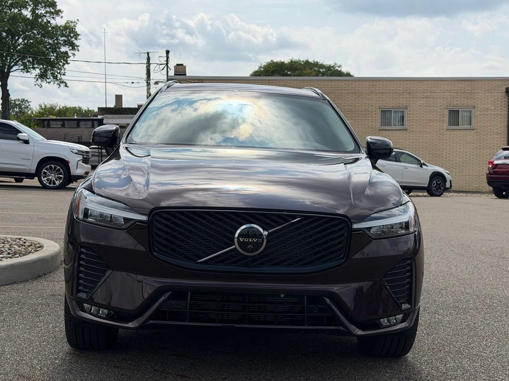 New 2026 Volvo XC60 B5 Plus w/ Climate Package AWD/4WD image 8