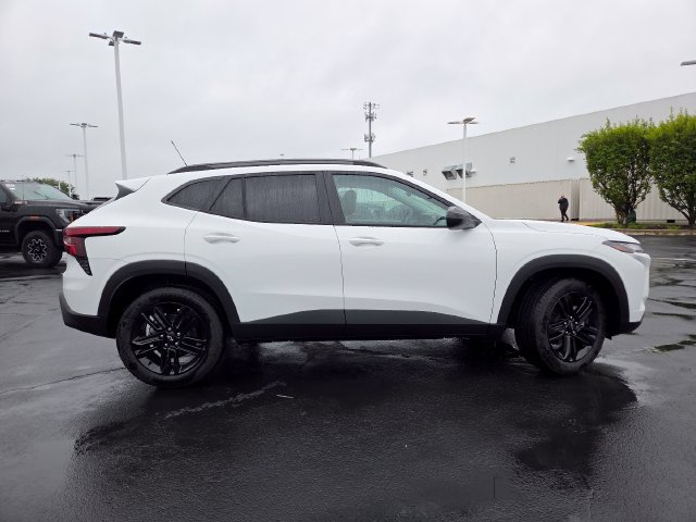 New 2026 Chevrolet Trax ACTIV w/ Sunroof Package FWD image 17
