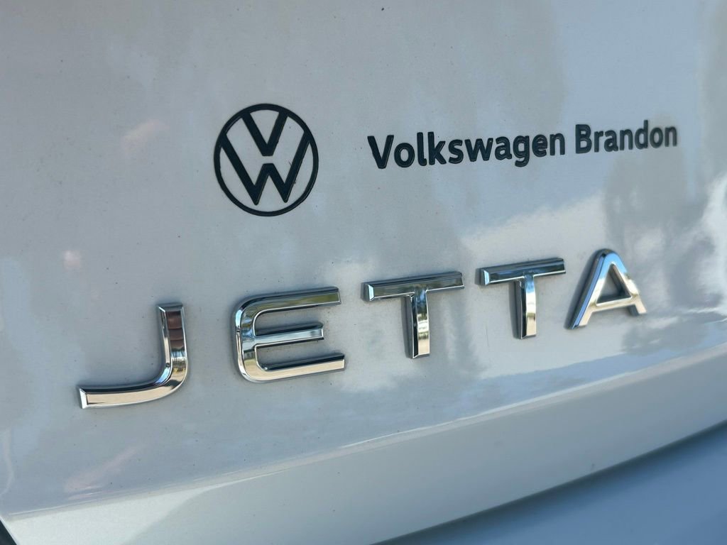 Used 2023 Volkswagen Jetta SE image 12