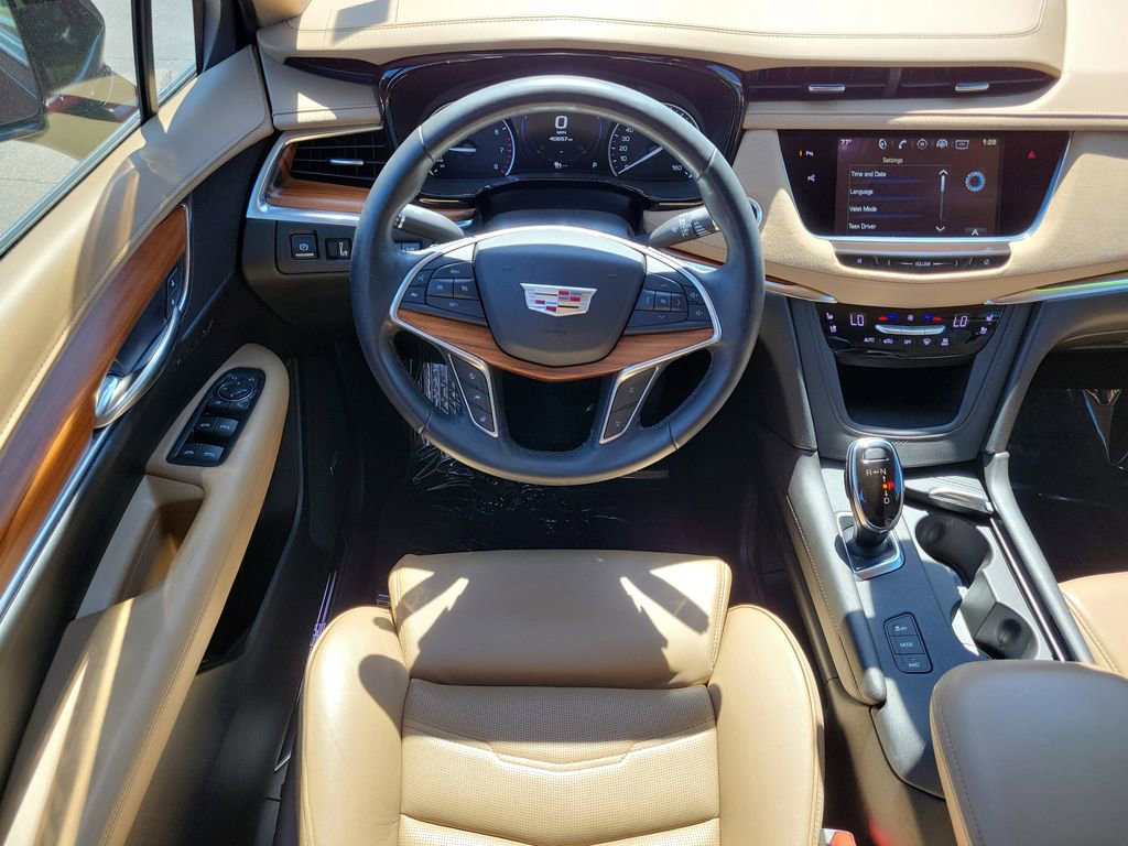 Used 2017 Cadillac XT5 Platinum w/ Driver Assist Package image 16