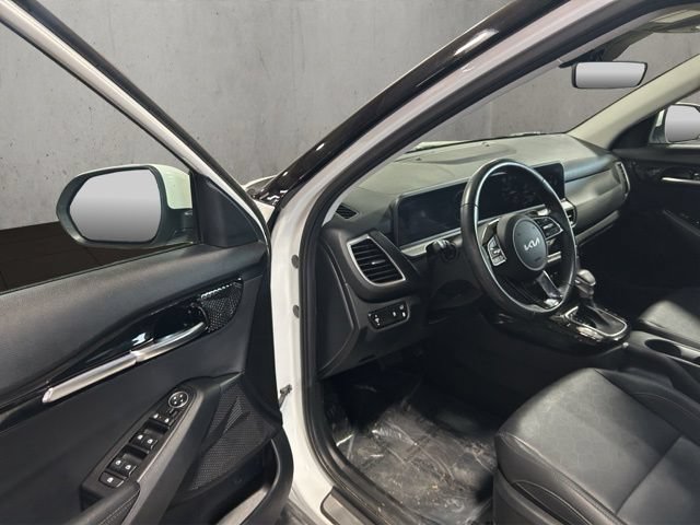 Used 2025 Kia Seltos EX AWD/4WD image 30
