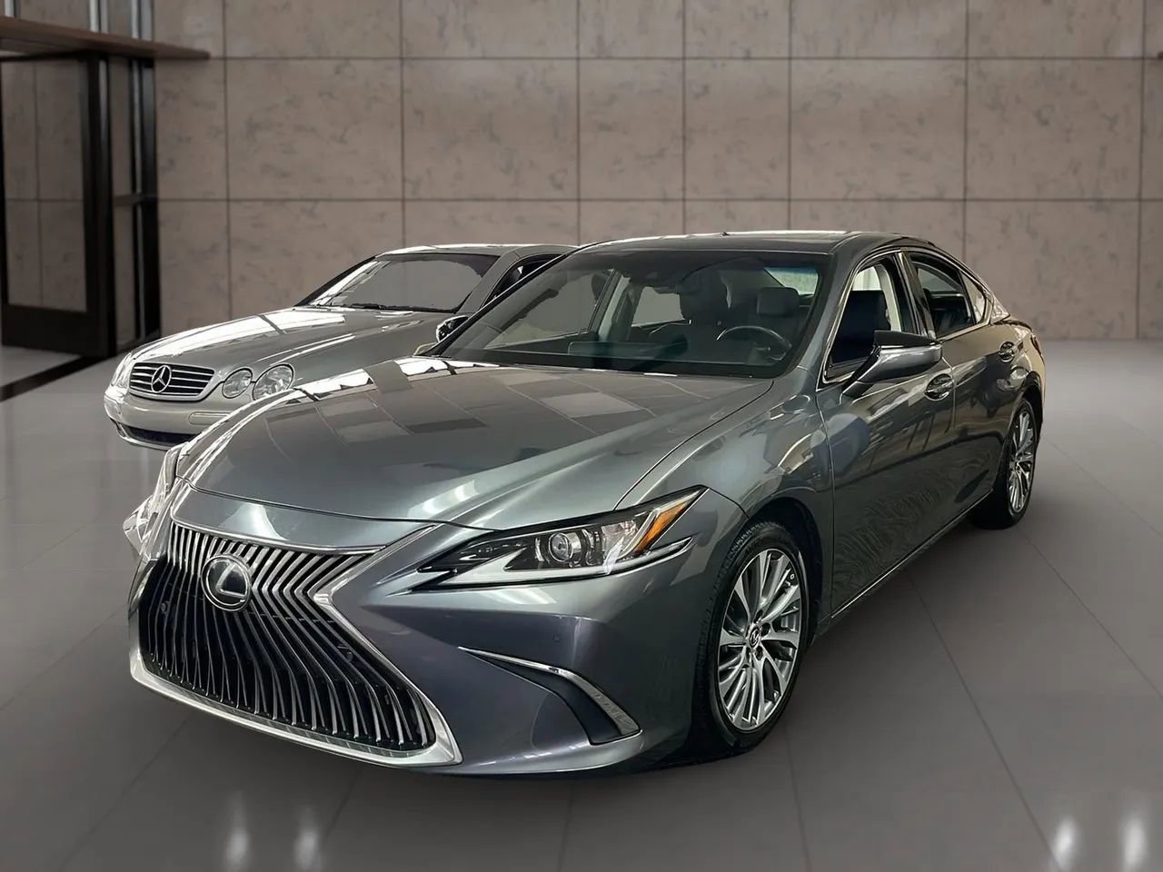 Used 2020 Lexus ES 350 w/ Premium Package image 2