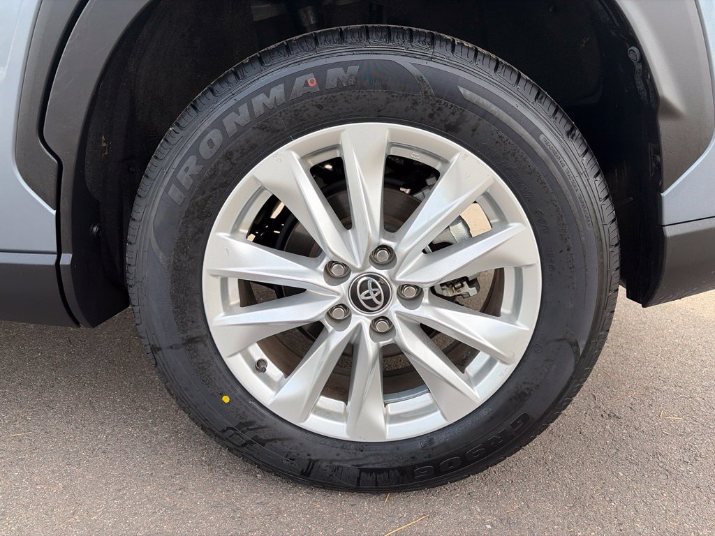 Used 2023 Toyota Corolla Cross LE FWD image 31