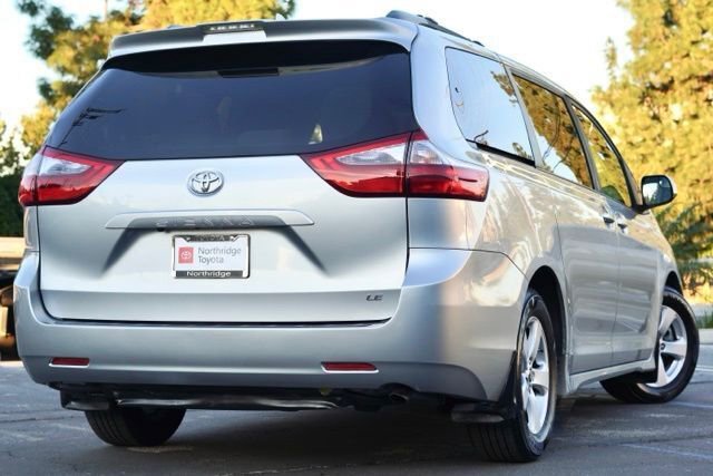 Used 2020 Toyota Sienna LE image 6