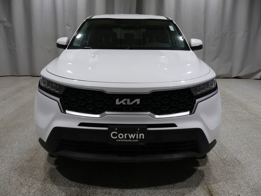 Used 2022 Kia Sorento LX image 9