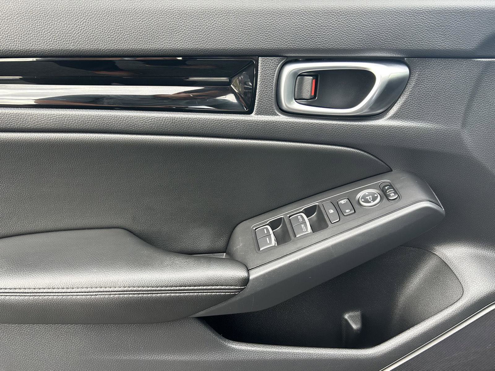 Used 2022 Honda Civic EX-L image 11