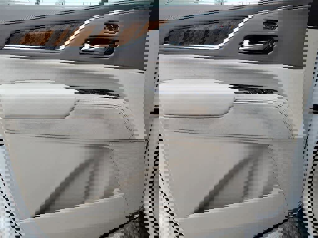 Used 2023 Cadillac Escalade Sport Platinum w/ LPO, ONYX Package image 15