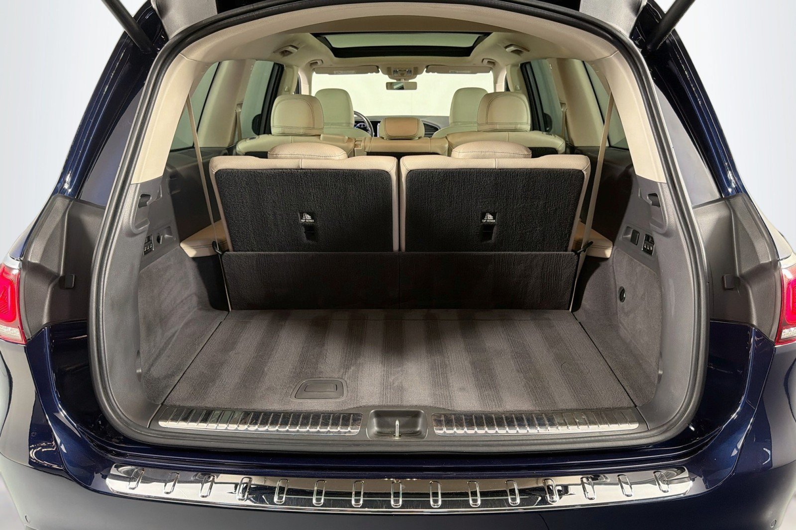 Used 2020 Mercedes-Benz GLS 450 4MATIC w/ Convenience Package image 24