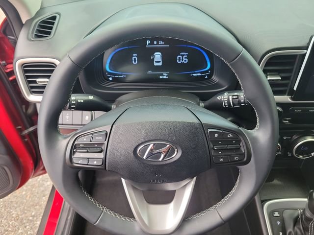 Used 2024 Hyundai Venue SEL FWD image 21