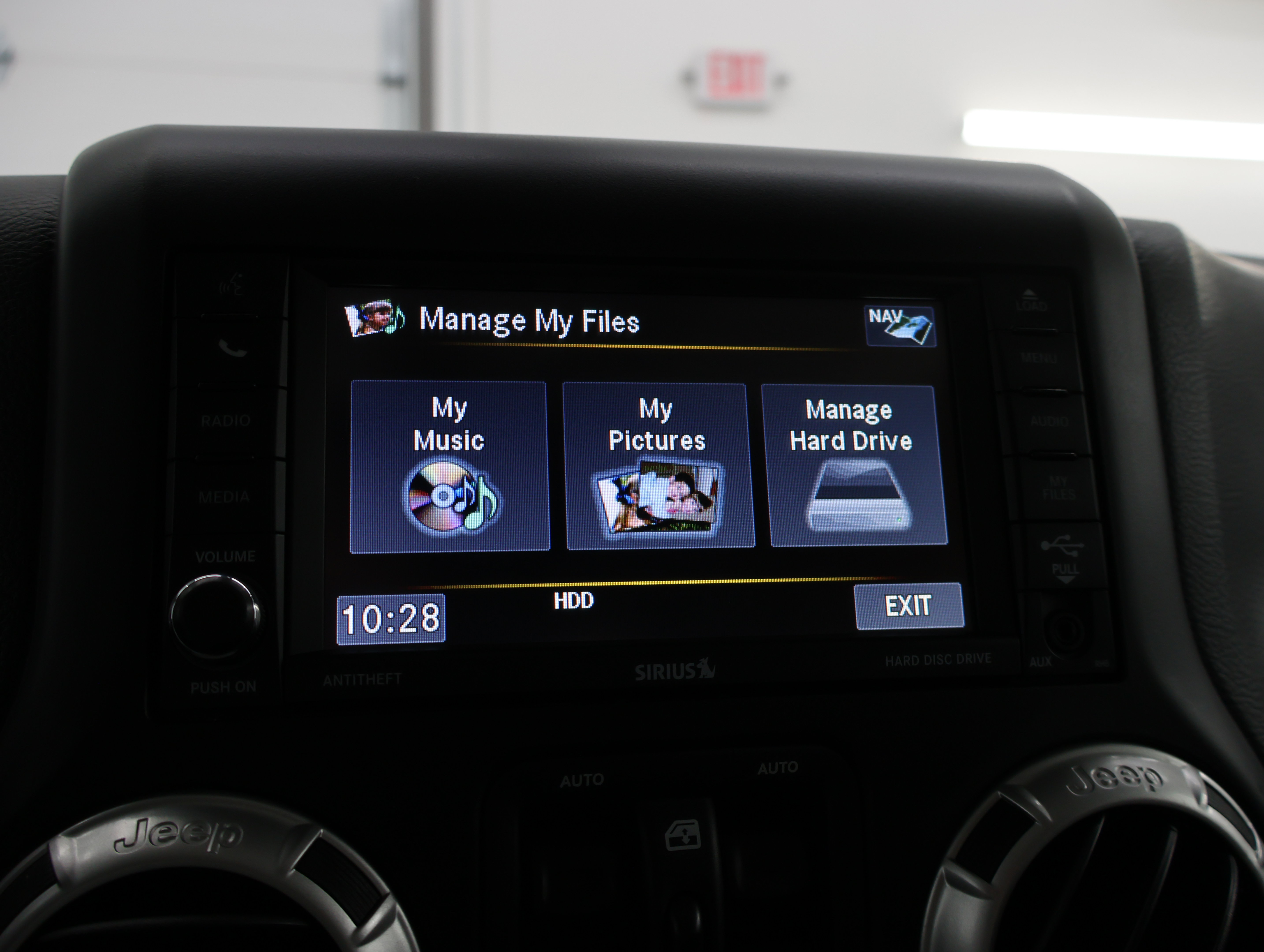 Used 2017 Jeep Wrangler Unlimited Sahara w/ Connectivity Group AWD/4WD image 48