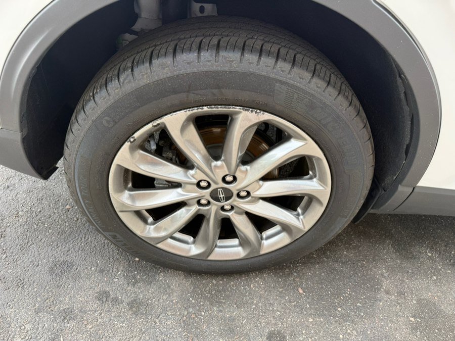 Used 2020 Lincoln Corsair AWD w/ Premium Package image 9
